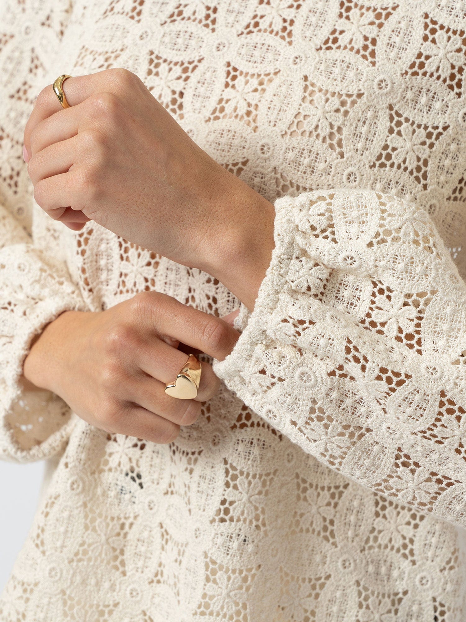 Sadie Blouse - Cream - Women's Blouses | Saint + Sofia® EU